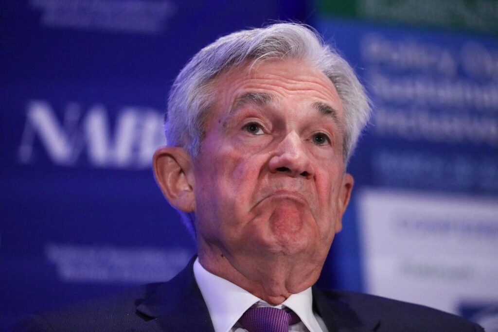 Goldman Sachs Issues Huge Fed Crash Warning As Legendary Trader Suddenly Changes Bitcoin Price Prediction